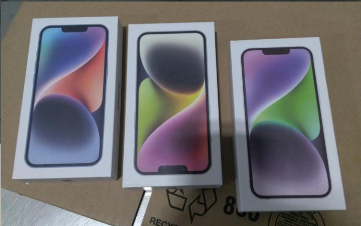 CellPhone , APPLE model A2649, used